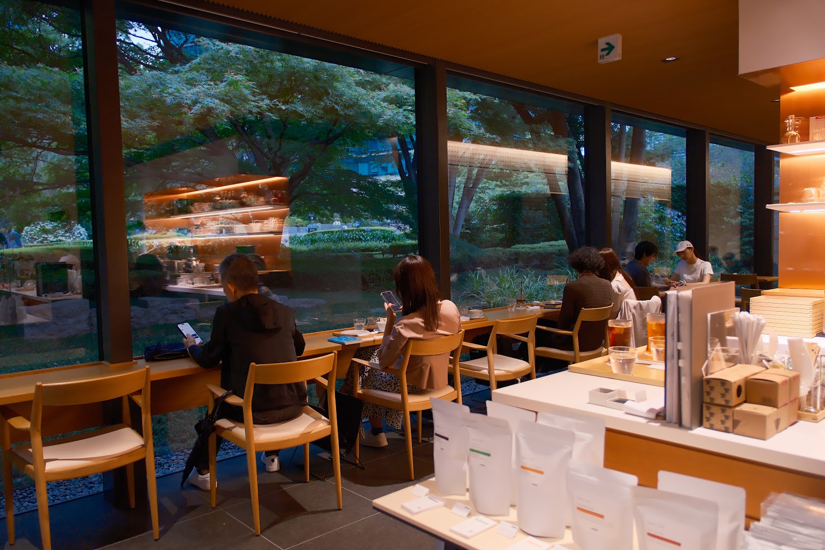 Coffee shops in Minato