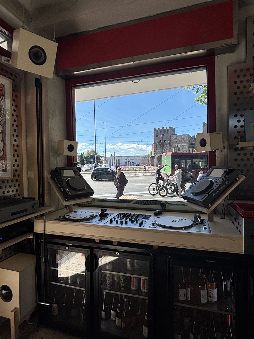 Coffee shops in Testaccio