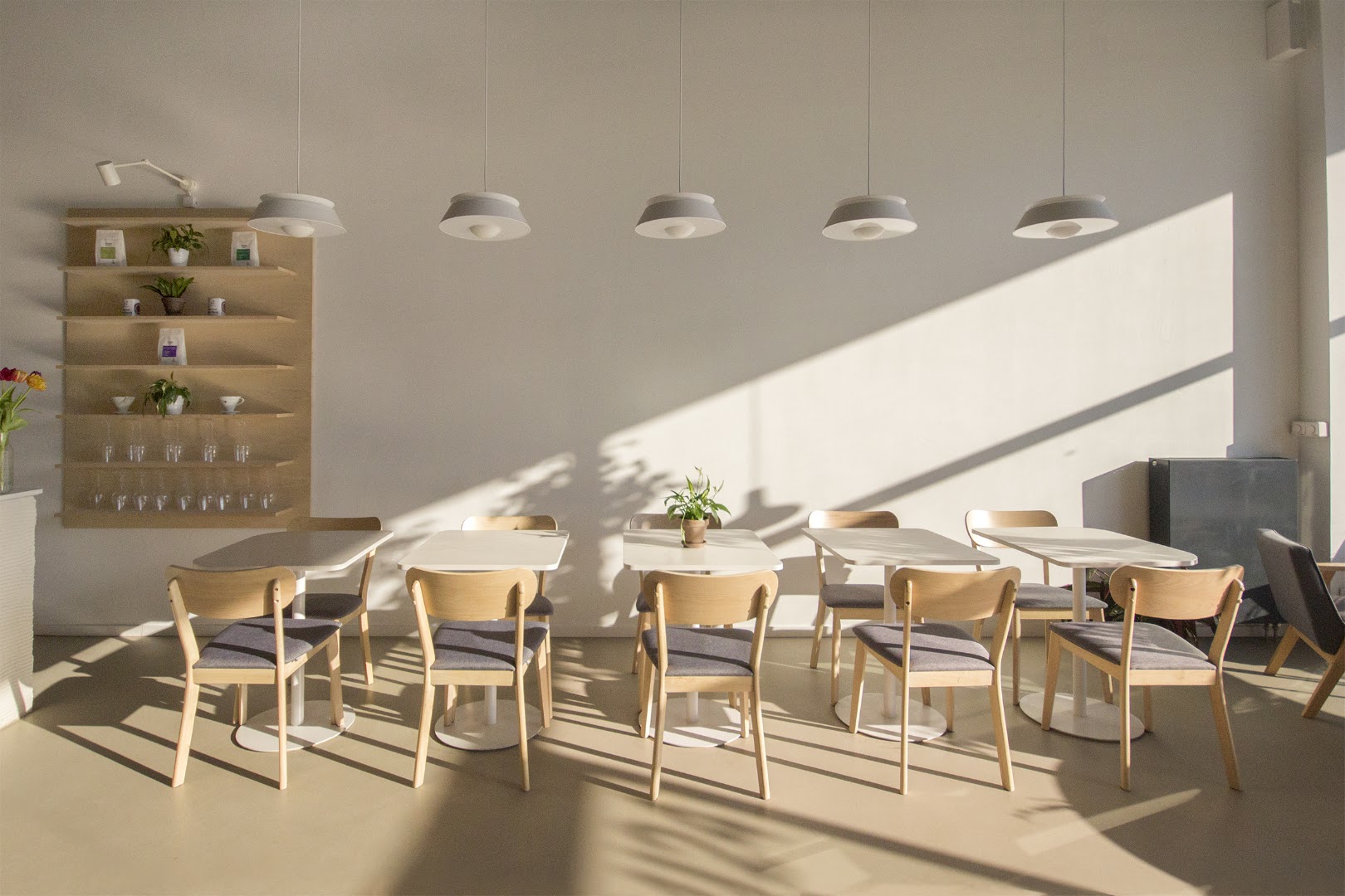 Coffee shops in Wola