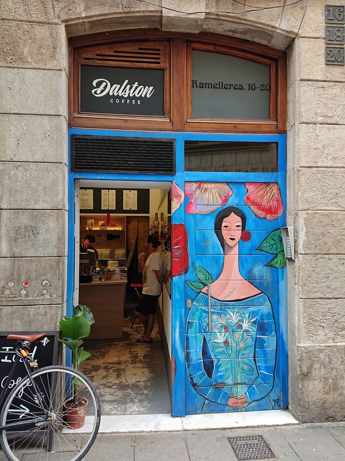 Dalston Coffee Barcelona - Cafè d'especialitat - Coffee Roasters
