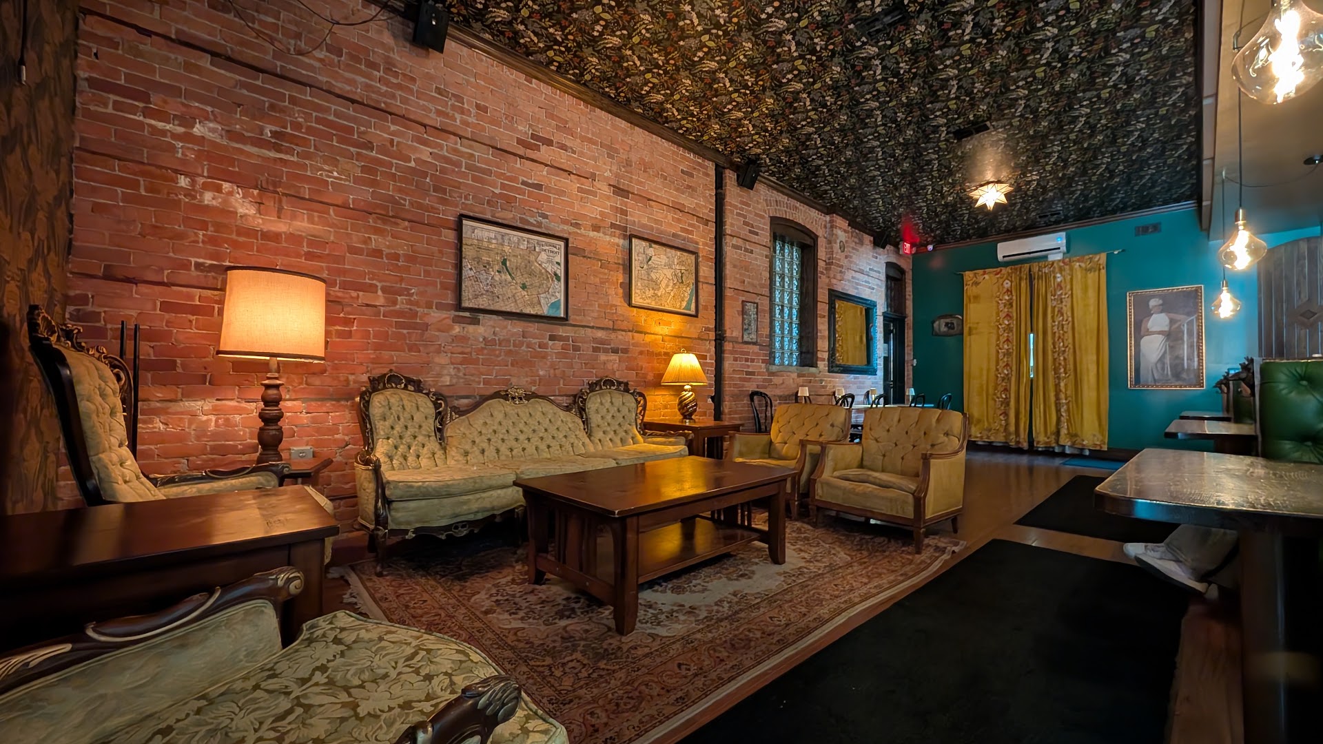 Coffee shops in Milwaukee Junction