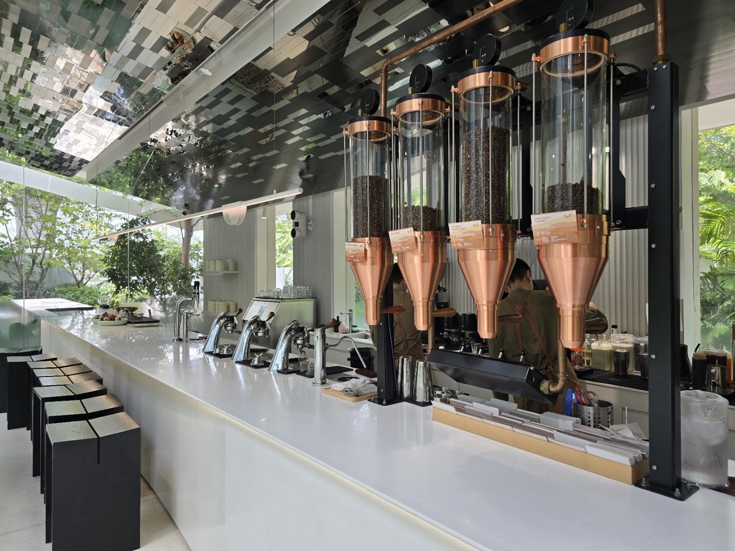 Coffee shops in Khet Bang Na