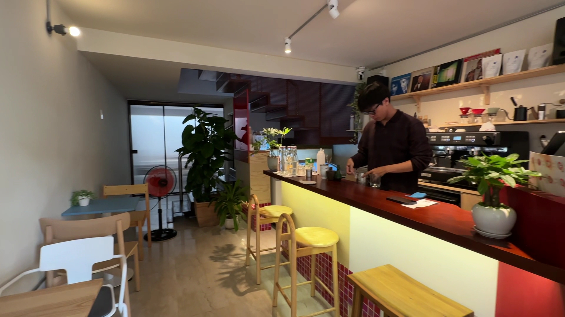 Coffee shops in Tân Định