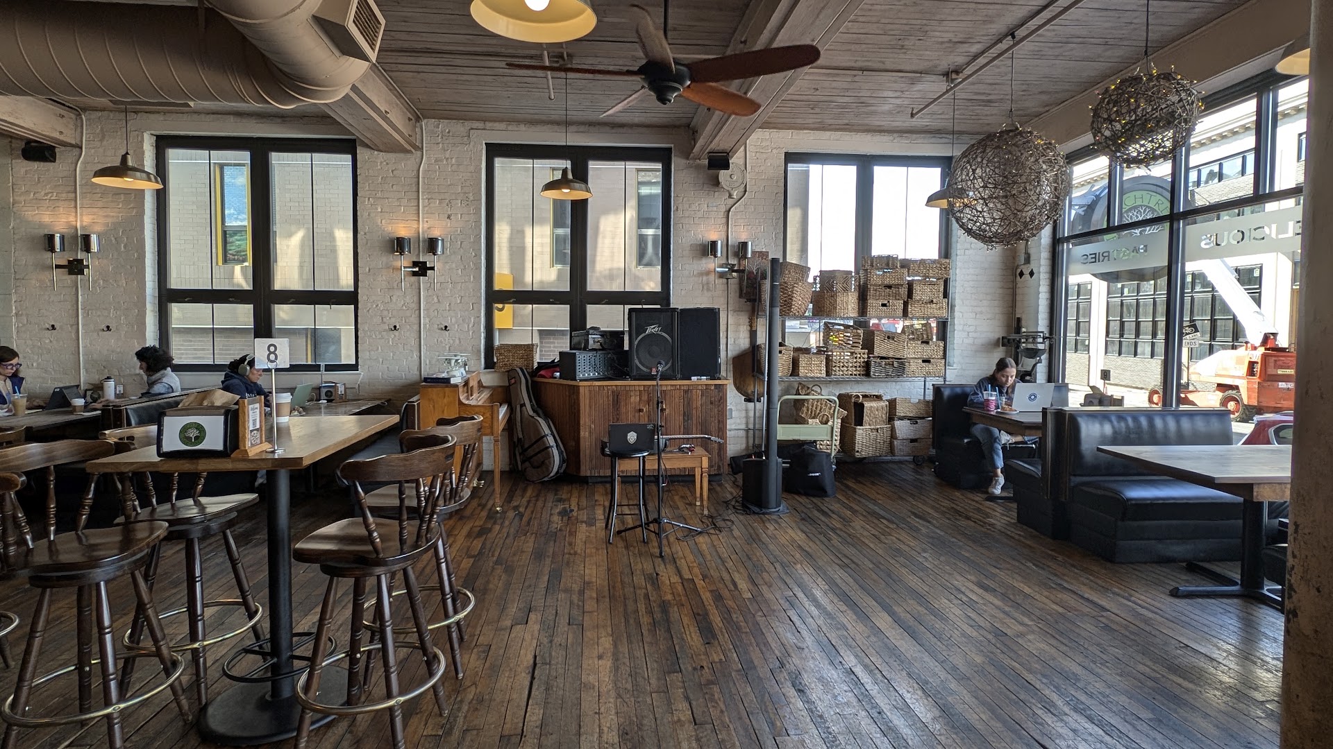 Coffee shops in Canal District