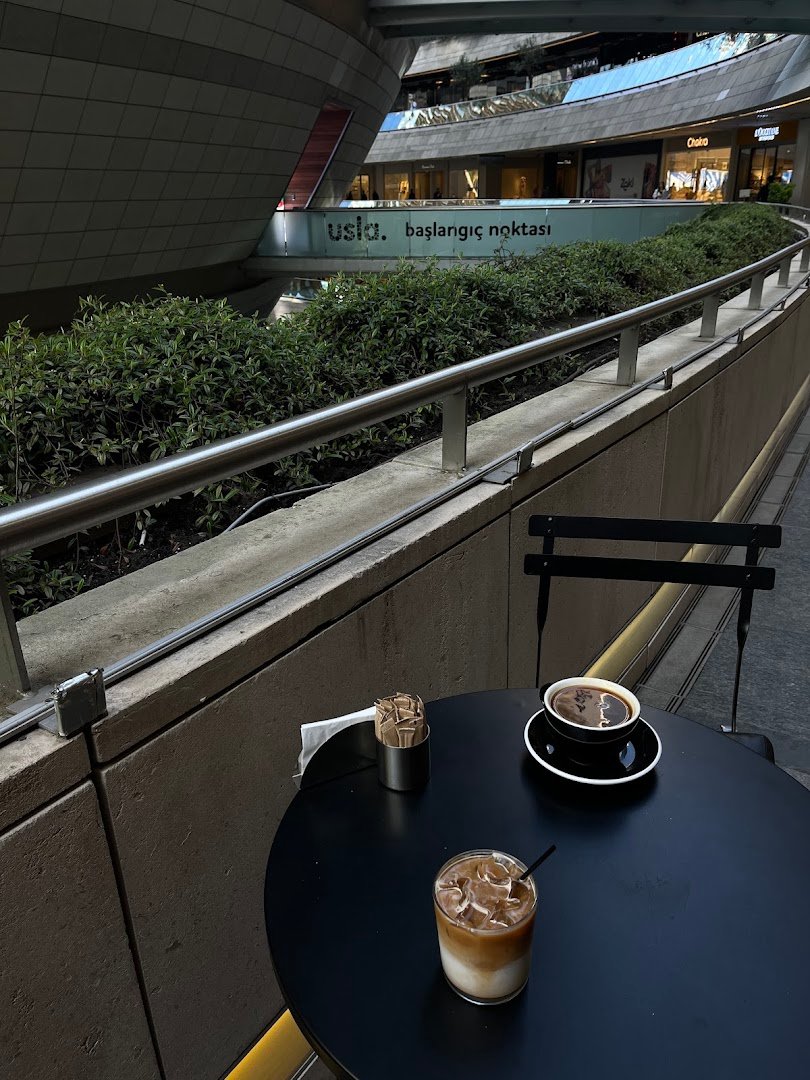 Coffee Sapiens Kanyon specialty coffee shop in Istanbul - photo 5
