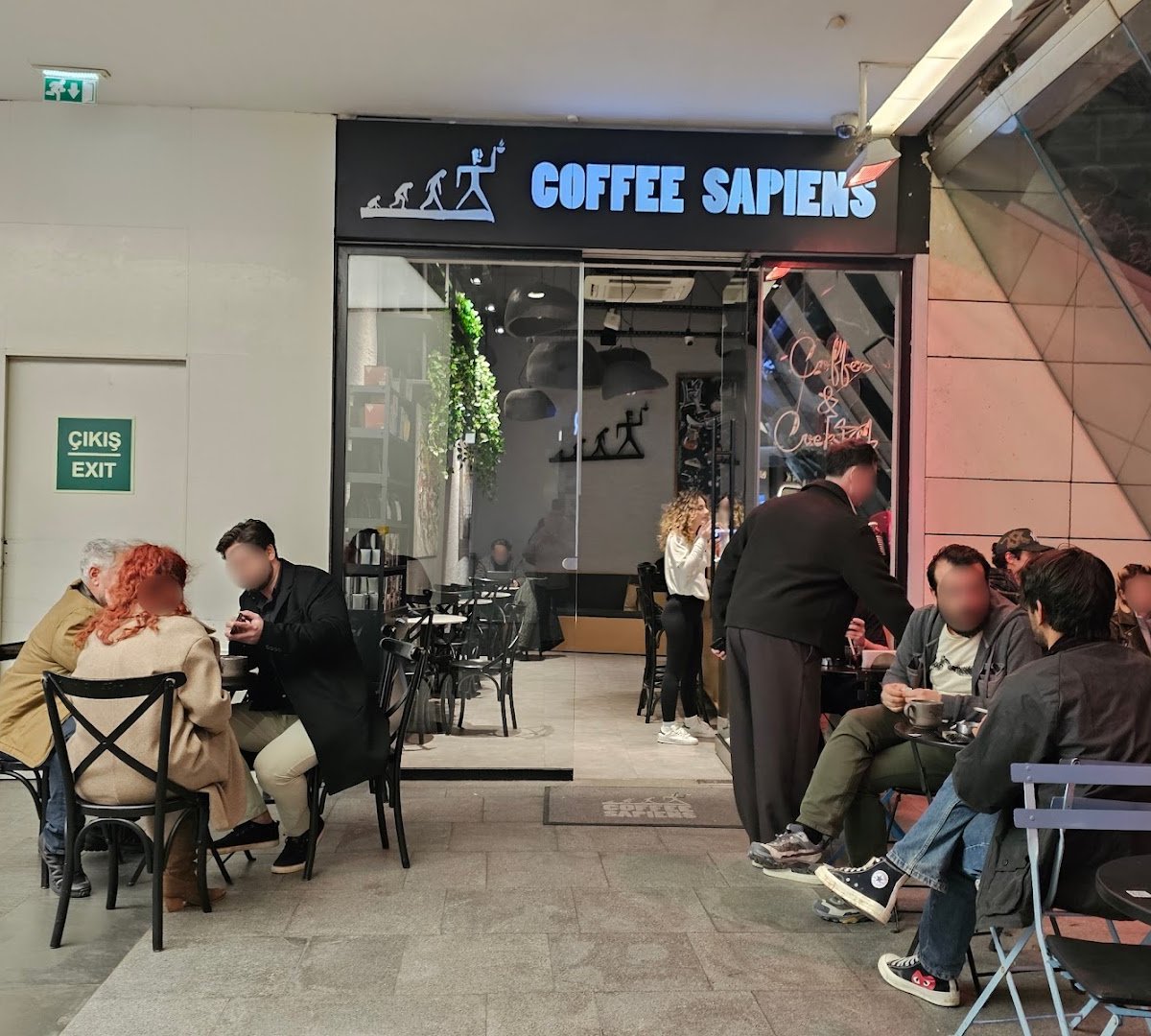 Coffee Sapiens Kanyon specialty coffee shop in Istanbul - photo 9
