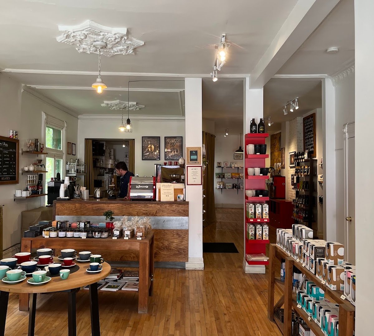 Interior of L'Or en Grain - Boutique de Café, specialty coffee shop in Montreal