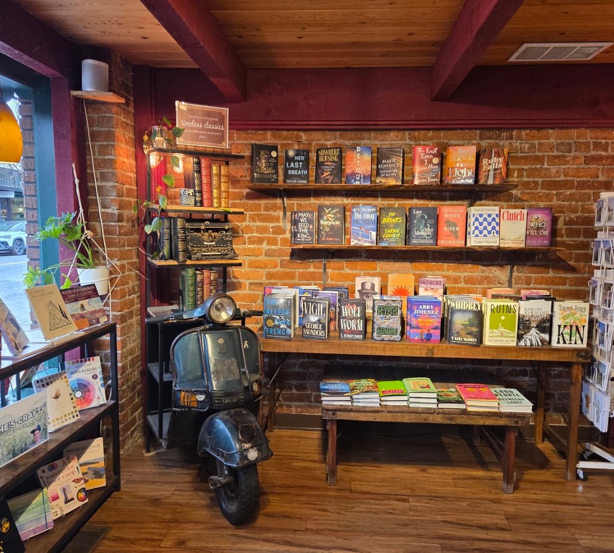 Dudley's Bookshop Cafe specialty coffee shop in Bend - photo 5