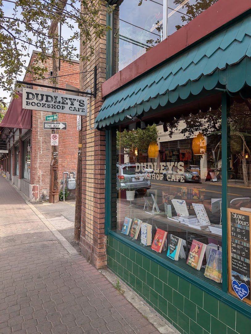 Dudley's Bookshop Cafe specialty coffee shop in Bend - photo 6