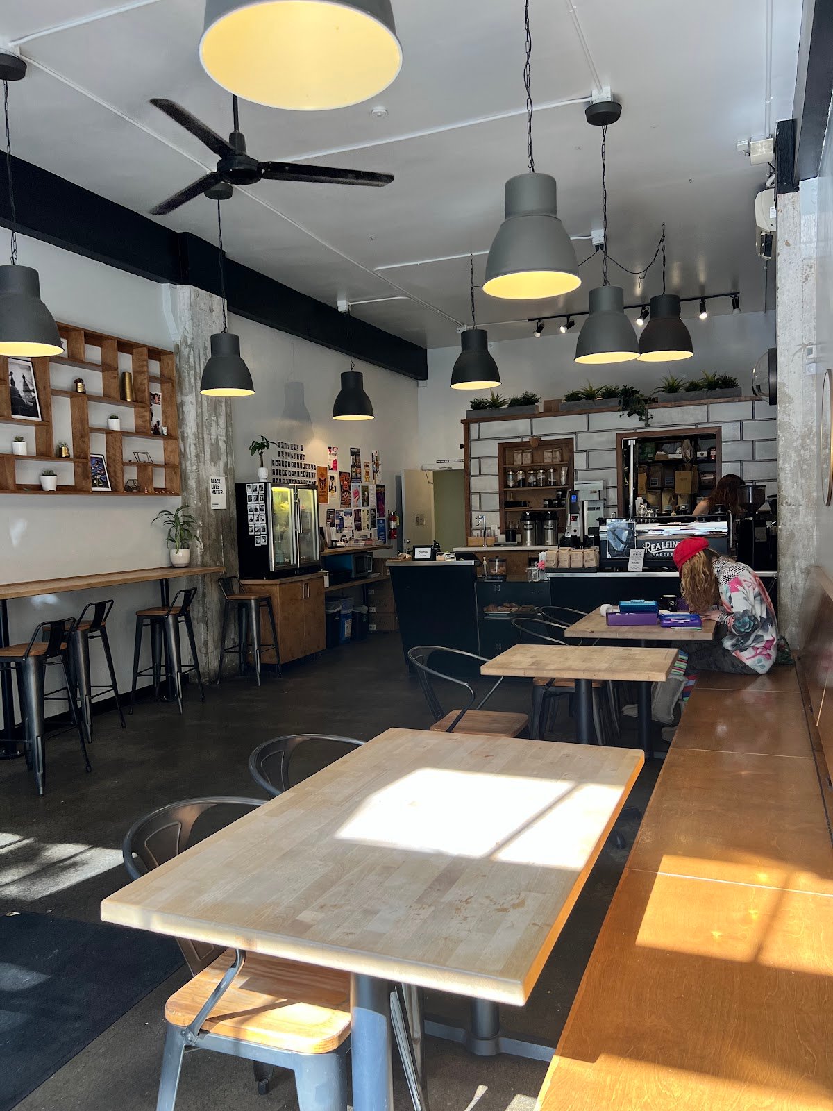 Realfine Coffee specialty coffee shop in Seattle - photo 3