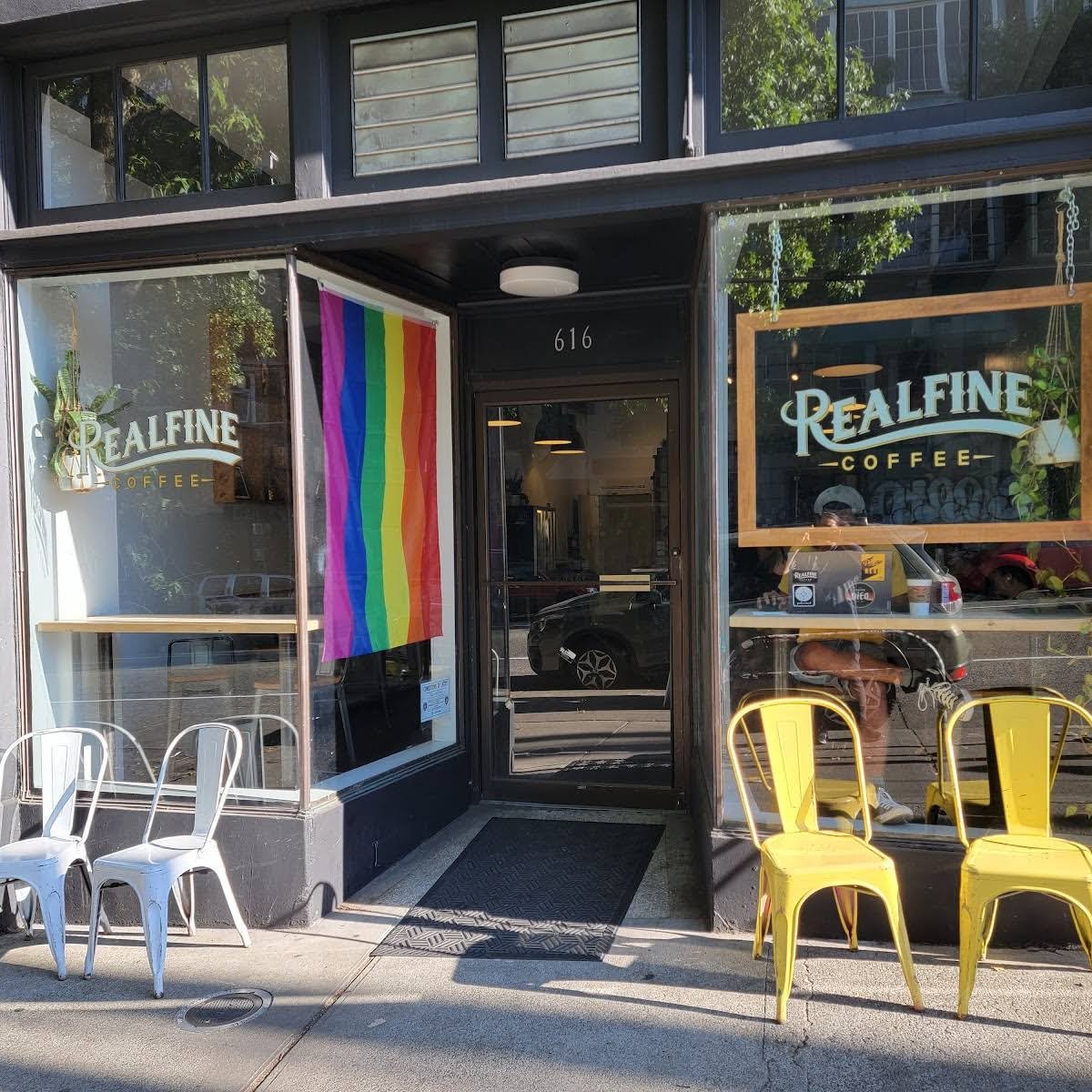 Realfine Coffee specialty coffee shop in Seattle - photo 7