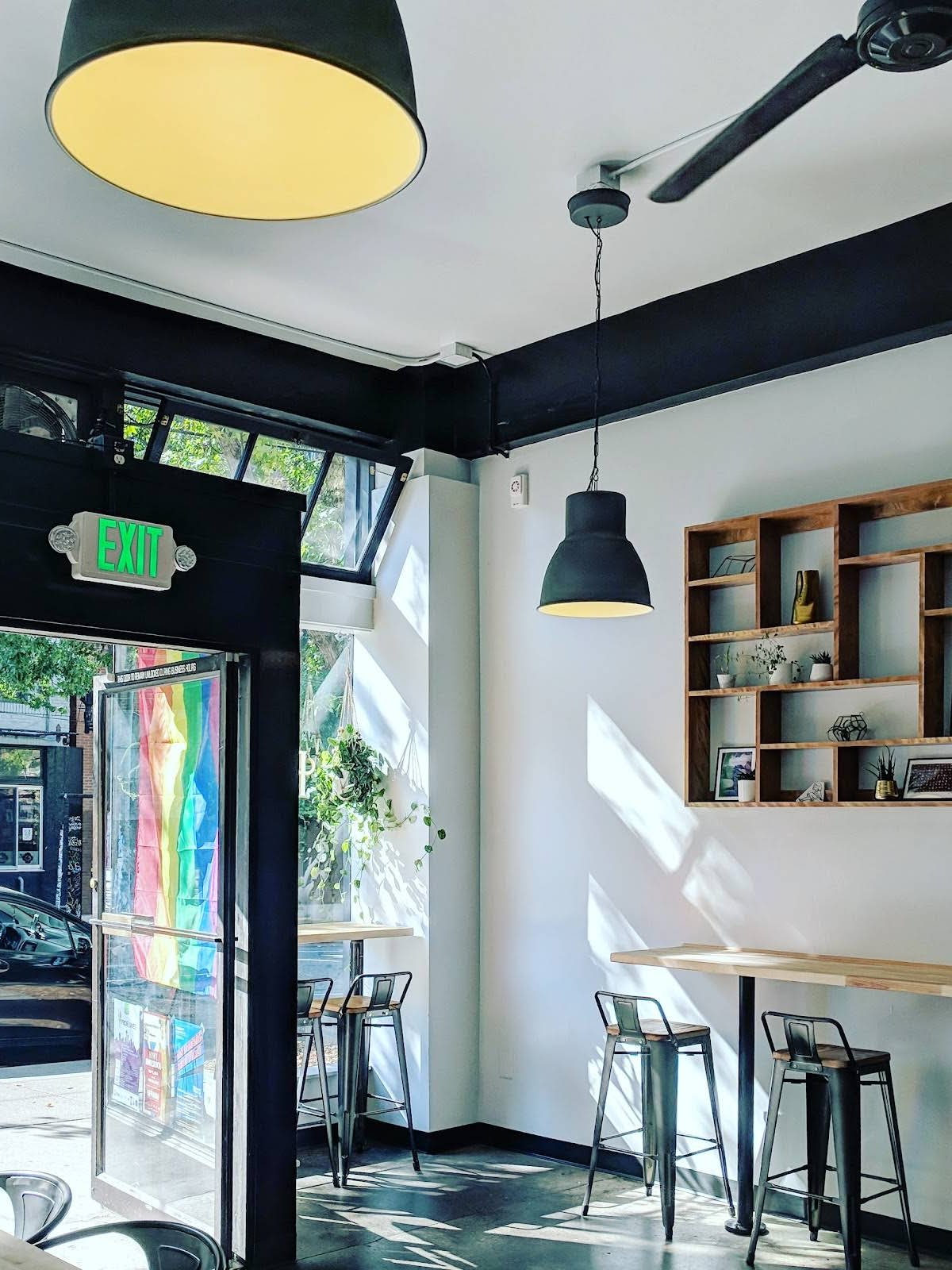 Realfine Coffee specialty coffee shop in Seattle - photo 9