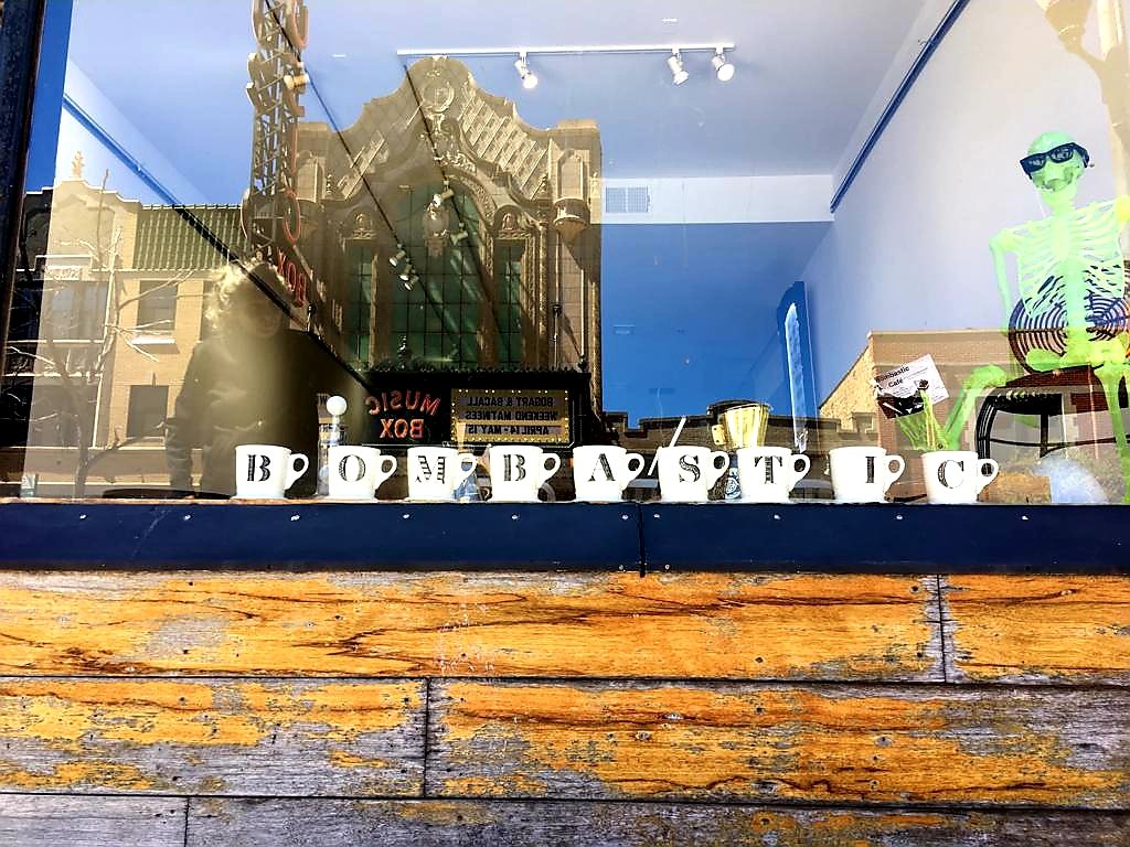 Bombastic Cafe specialty coffee shop in Chicago - photo 2