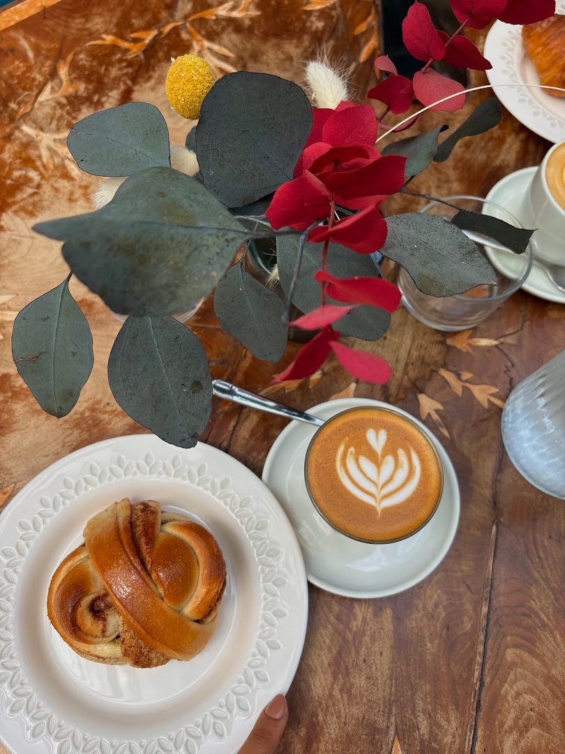 Coffee at ONEST, specialty coffee shop in Milan