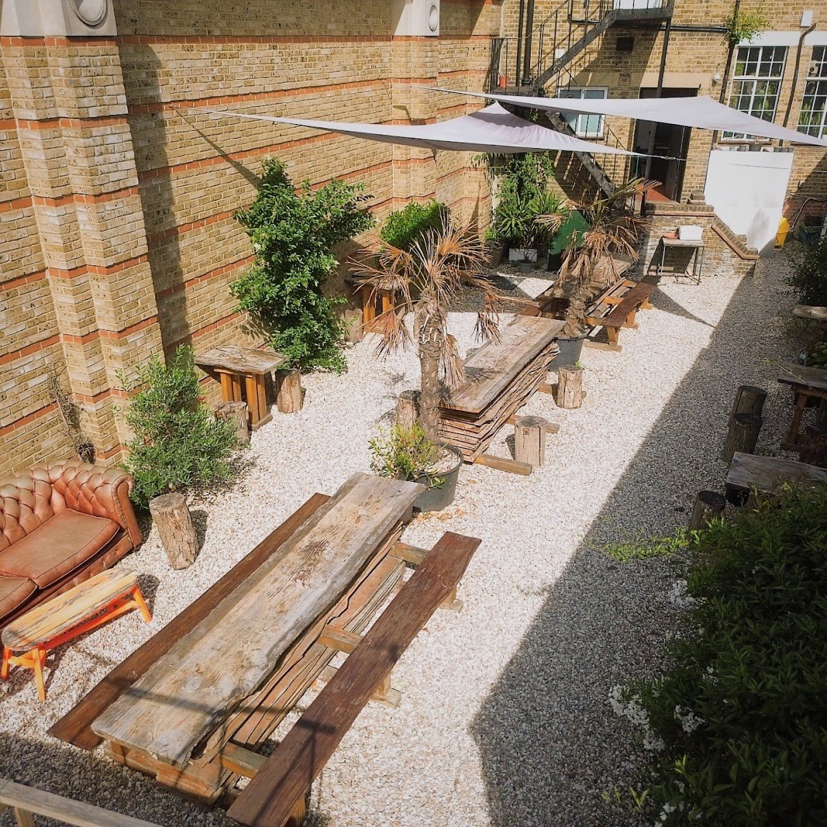 Fee & Brown specialty coffee shop in London - photo 3