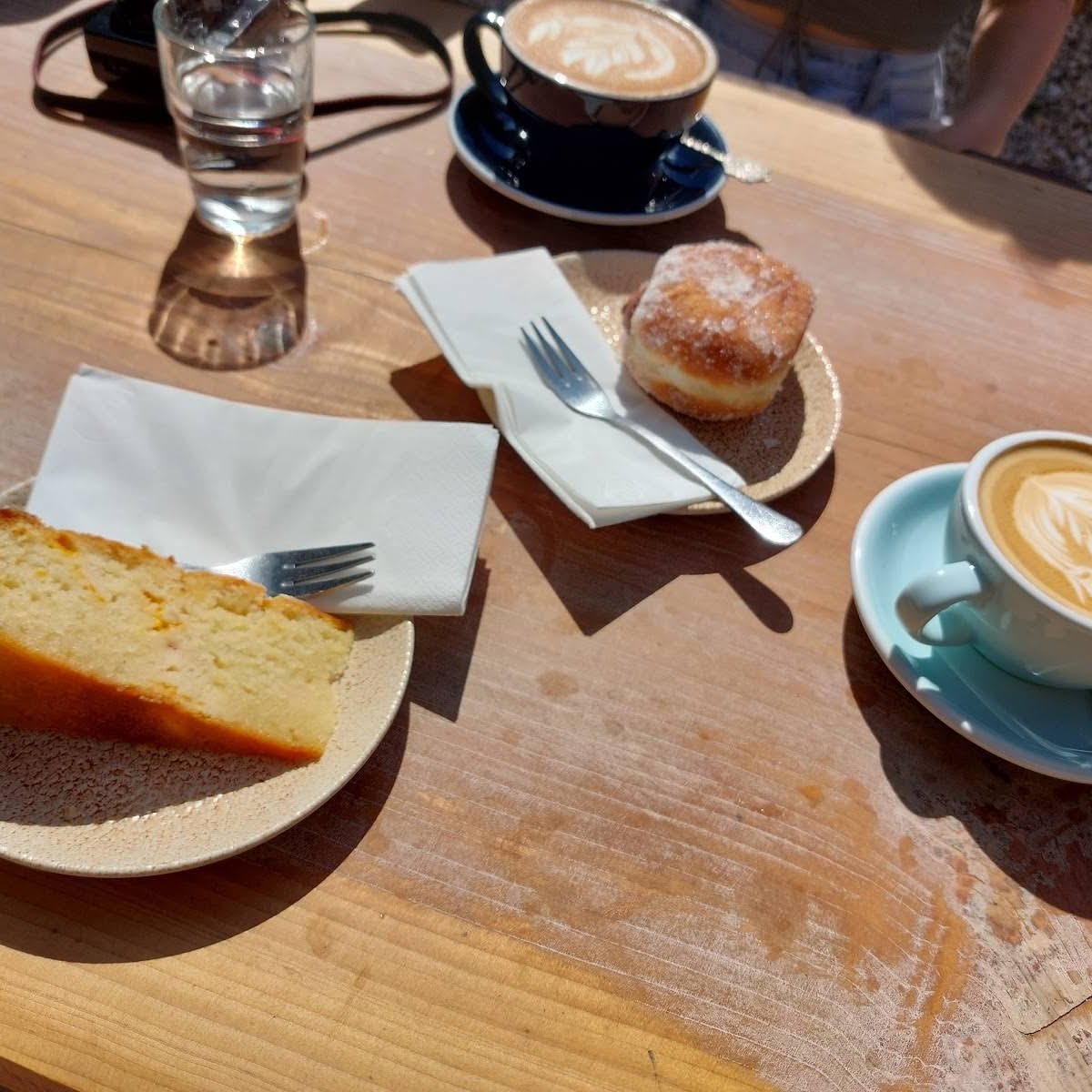 Fee & Brown specialty coffee shop in London - photo 7