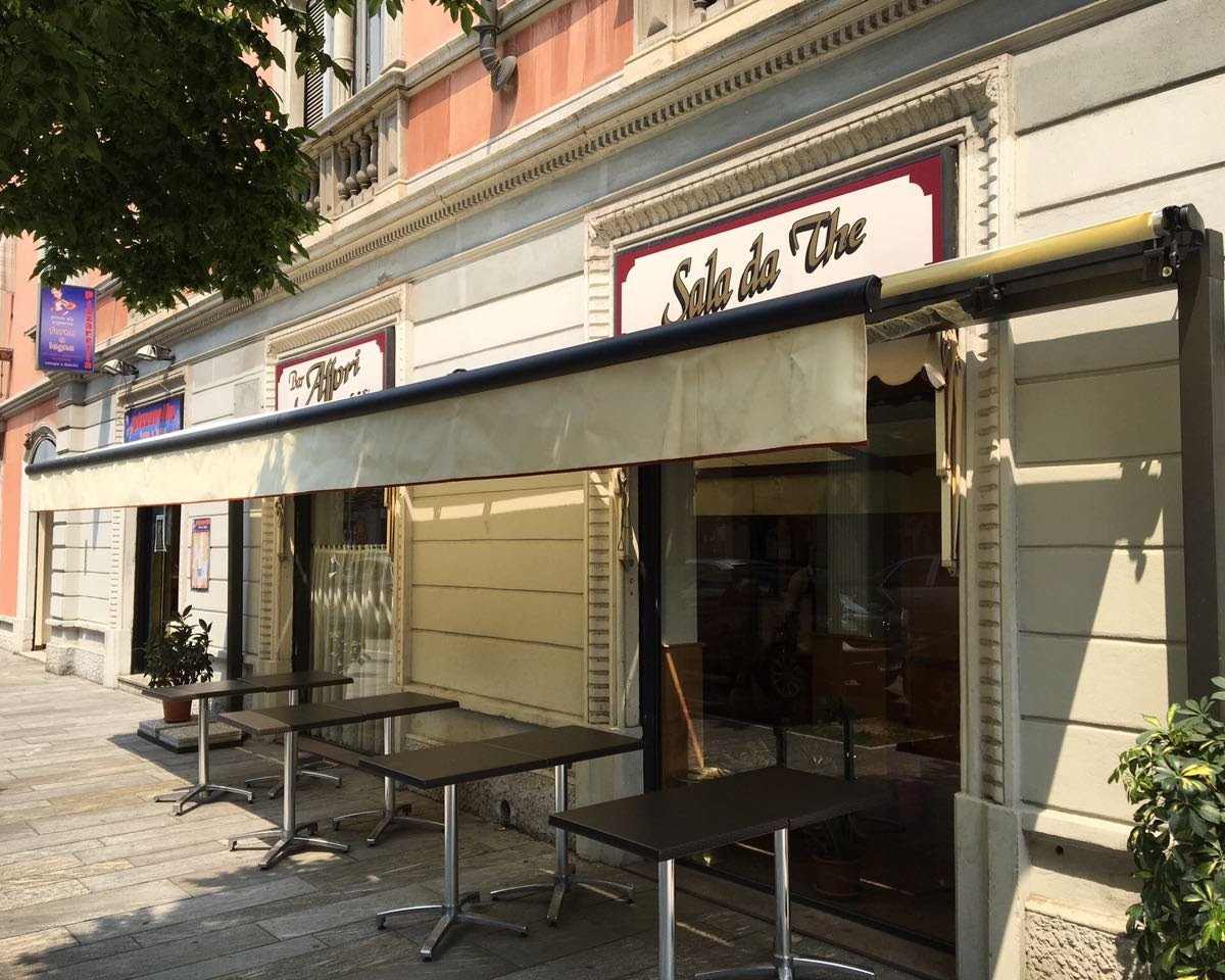 Storefront of Bar Affori Specialty Coffee, specialty coffee shop in Milan