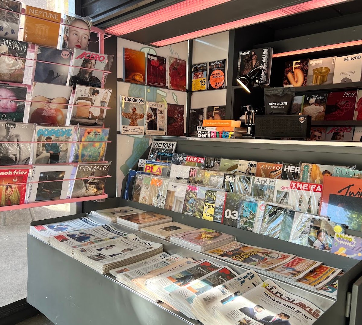 News & Coffee specialty coffee shop in Barcelona - photo 12