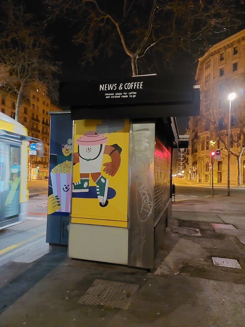 News & Coffee specialty coffee shop in Barcelona - photo 8