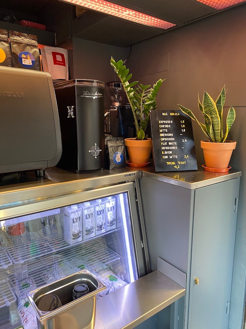 News & Coffee specialty coffee shop in Barcelona - photo 9