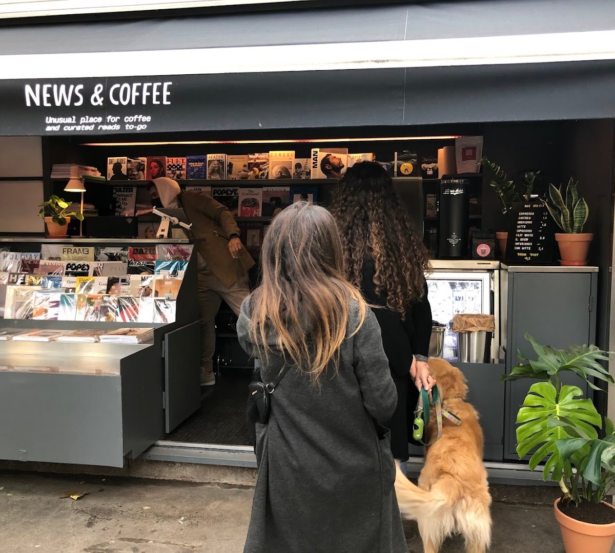 News & Coffee specialty coffee shop in Barcelona - photo 10