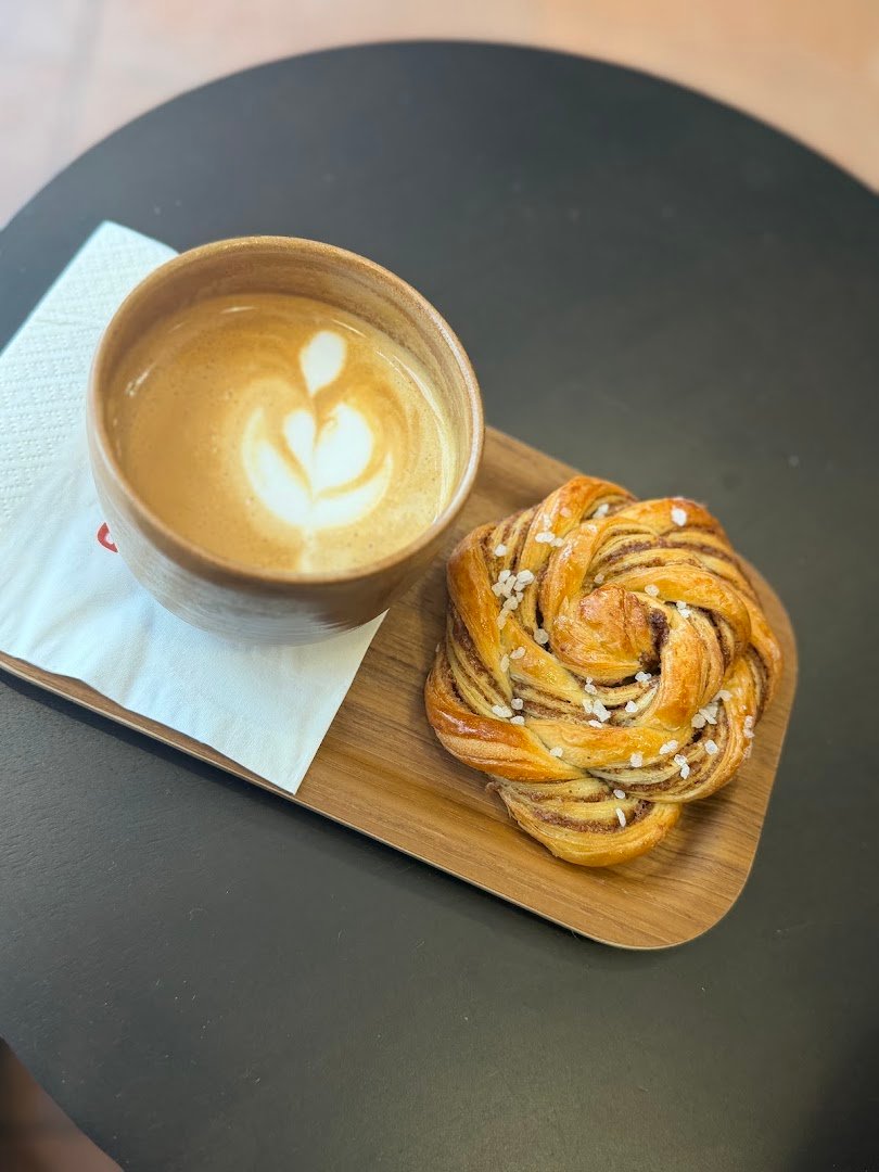 Coeur Coffee Roasters specialty coffee shop in Paris - photo 3