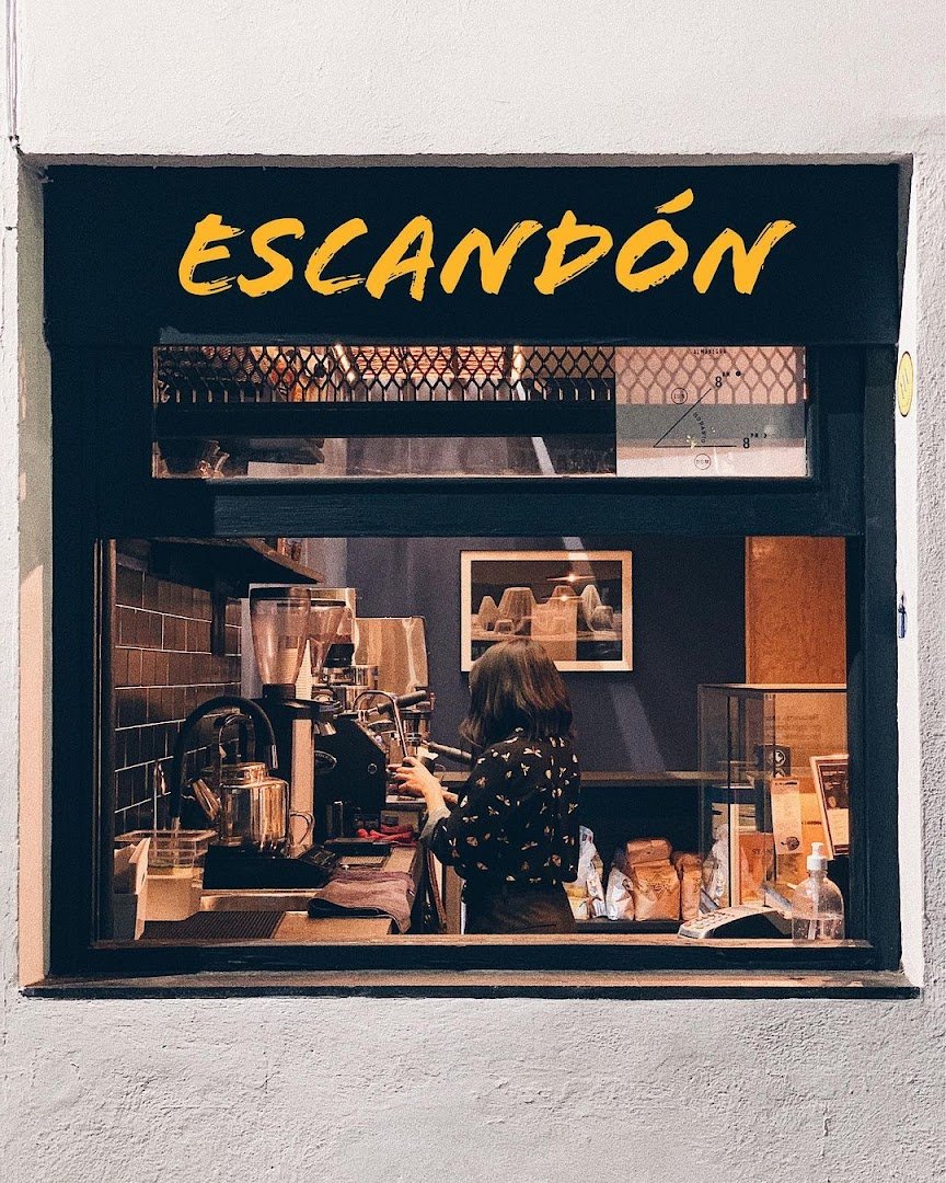 Storefront of Almanegra Café, specialty coffee shop in Mexico City