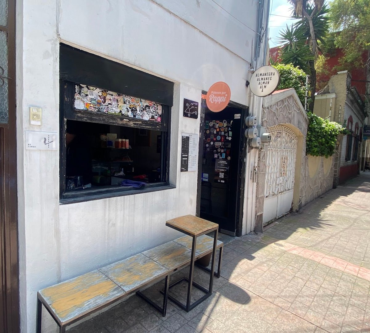Storefront of Almanegra Café, specialty coffee shop in Mexico City