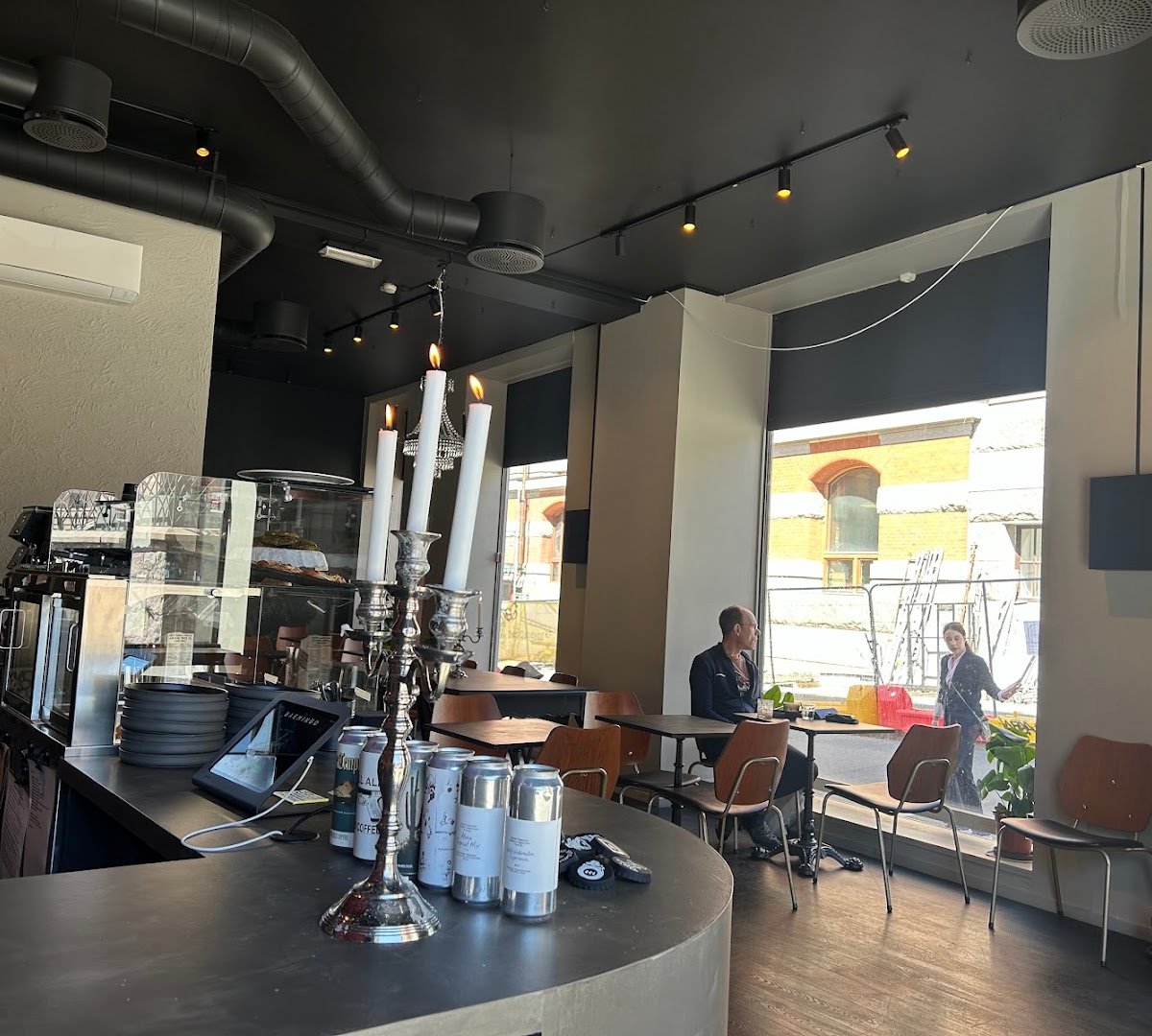 Interior of MAD DROP COFFEE, specialty coffee shop in Oslo