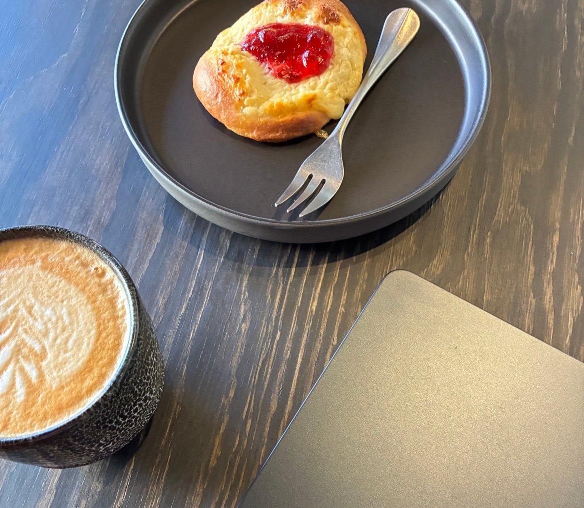 Coffee at MAD DROP COFFEE, specialty coffee shop in Oslo