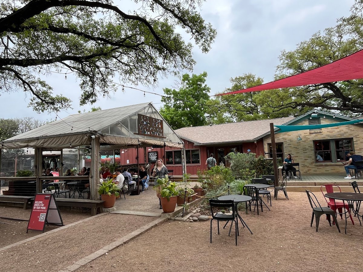 Radio Coffee & Beer specialty coffee shop in Austin - photo 7