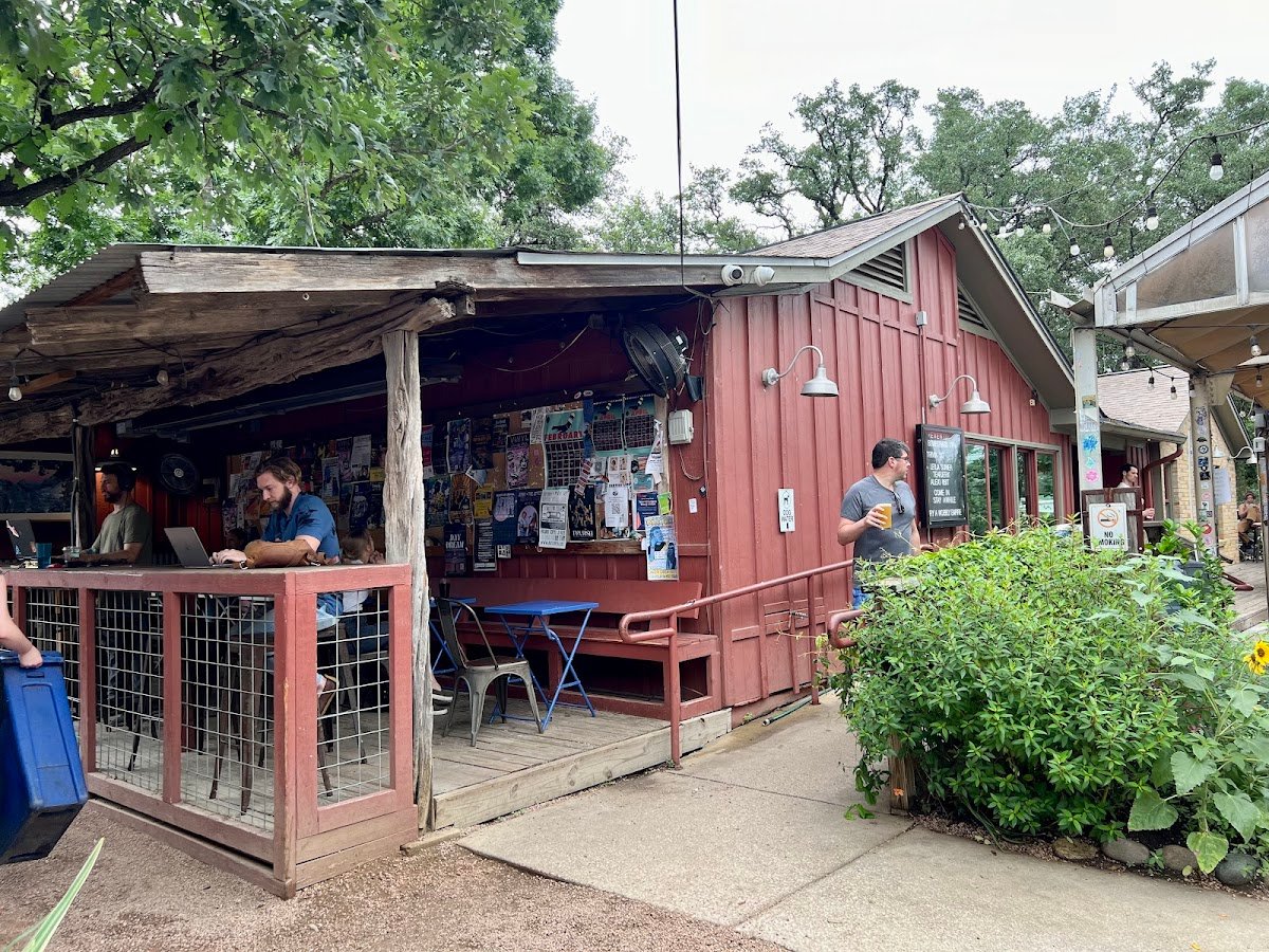 Radio Coffee & Beer specialty coffee shop in Austin - photo 8