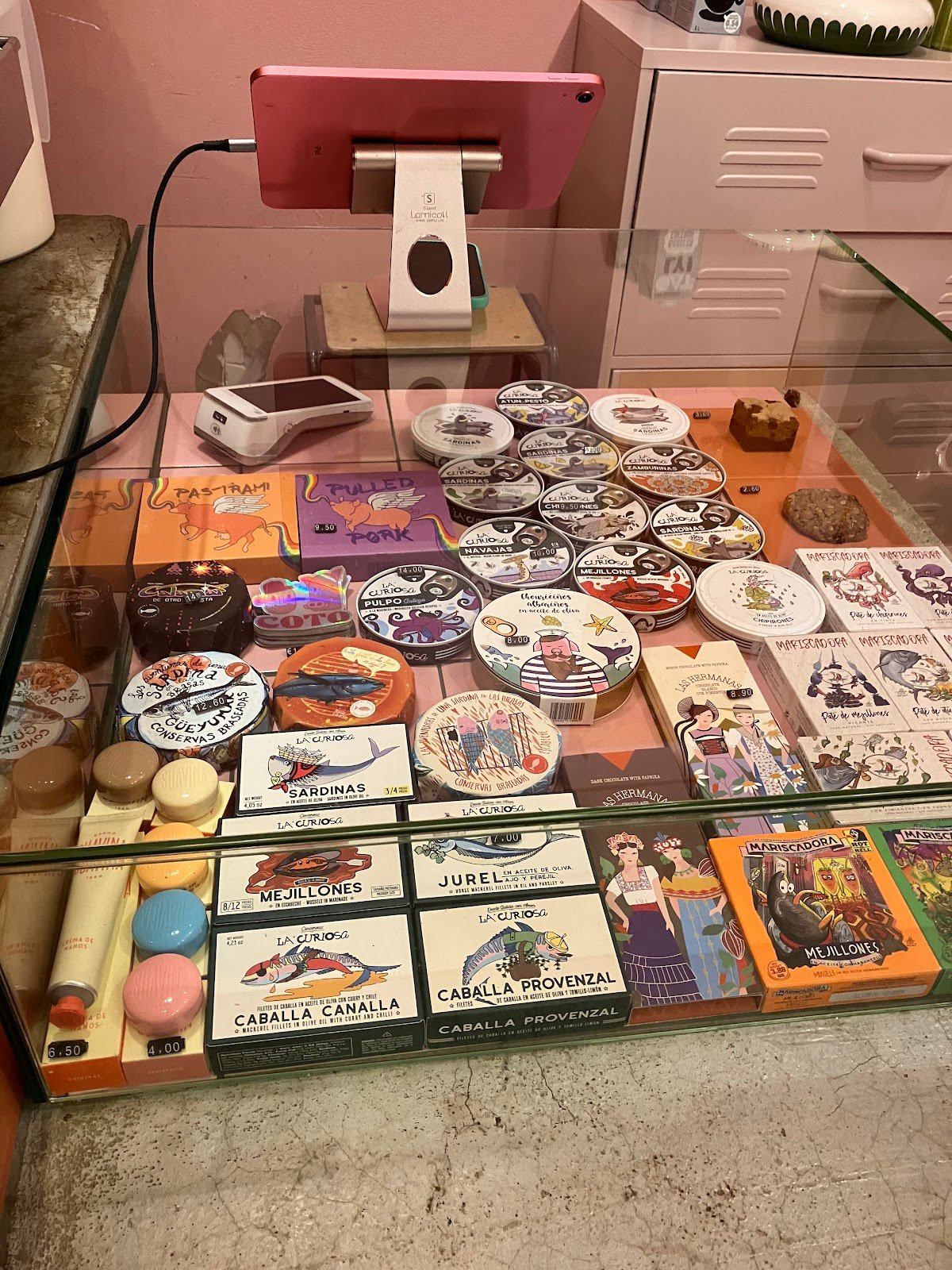 COTO COFFEE + COLMADO specialty coffee shop in Barcelona - photo 6