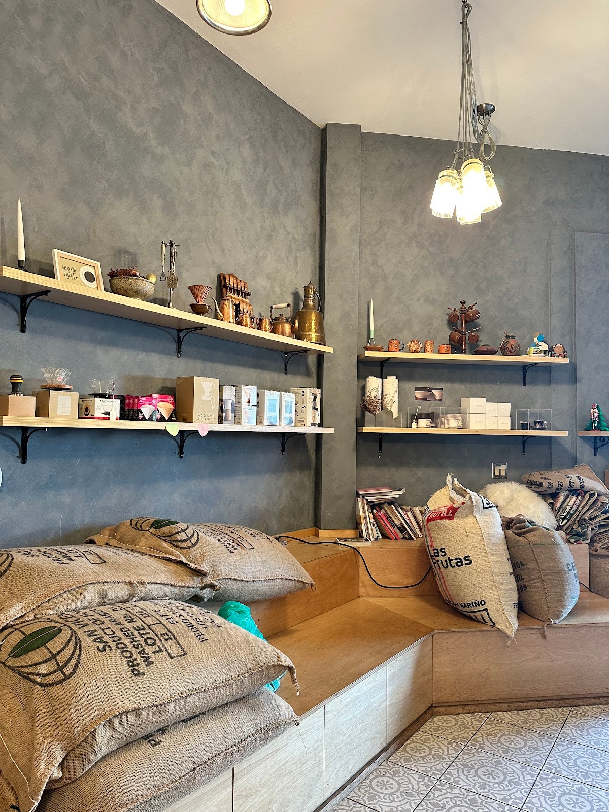 Lab Coffee & Roasters specialty coffee shop in Los Angeles - photo 6