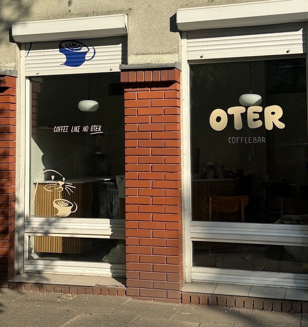 Storefront of OTER coffee, specialty coffee shop in Warsaw