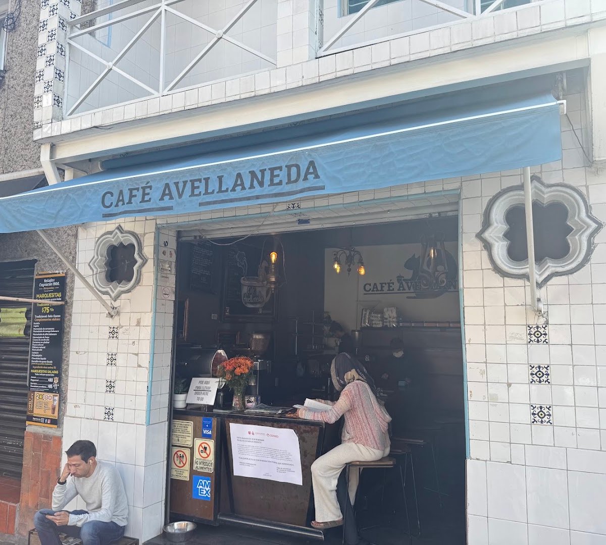 Storefront of Café Avellaneda, specialty coffee shop in Mexico City
