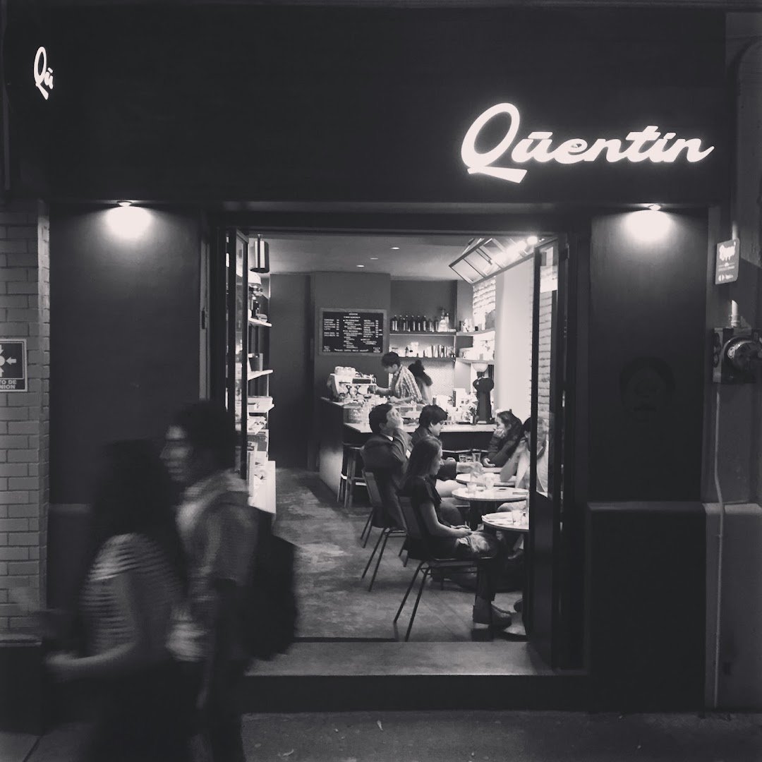 Storefront of Qūentin Café, specialty coffee shop in Mexico City