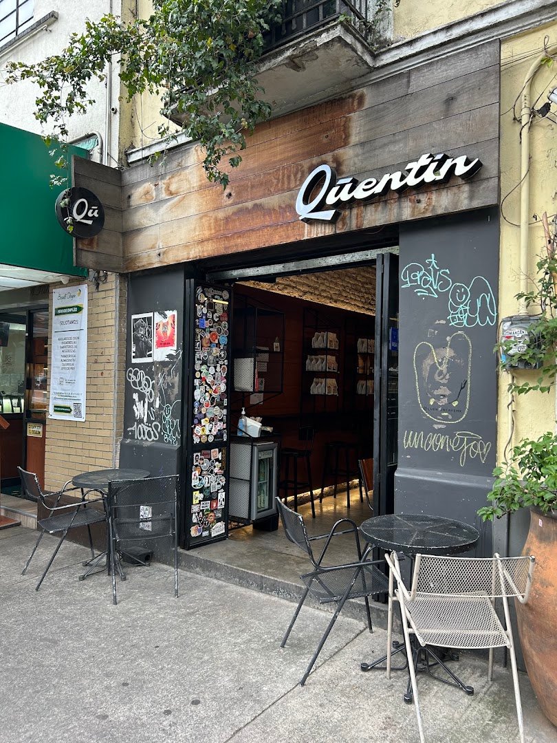 Storefront of Qūentin Café, specialty coffee shop in Mexico City
