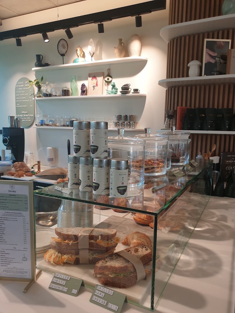 House of Healing Berlin Café specialty coffee shop in Berlin - photo 9