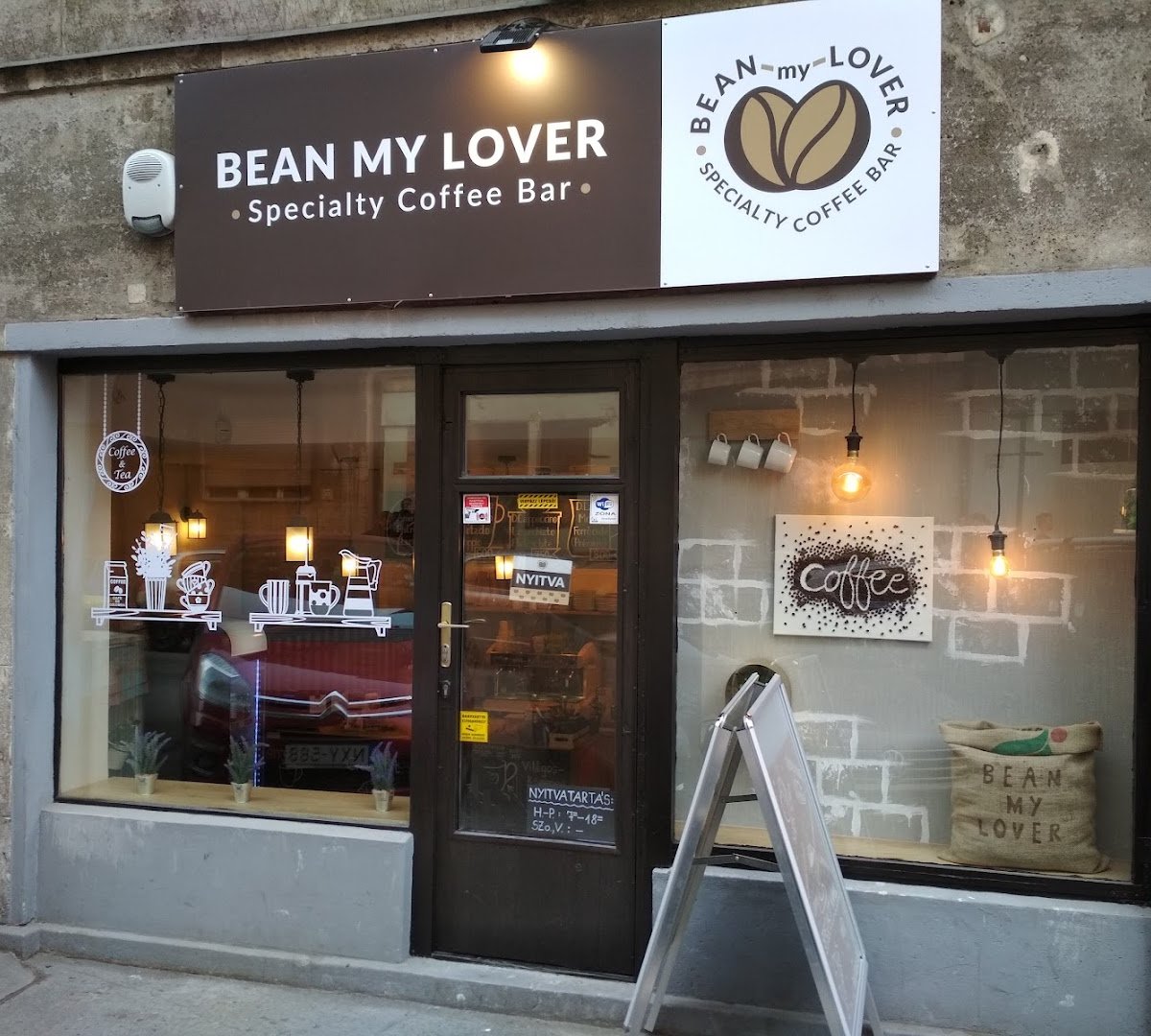 EARLY Specialty Coffee Bar specialty coffee shop in Budapest - photo 2