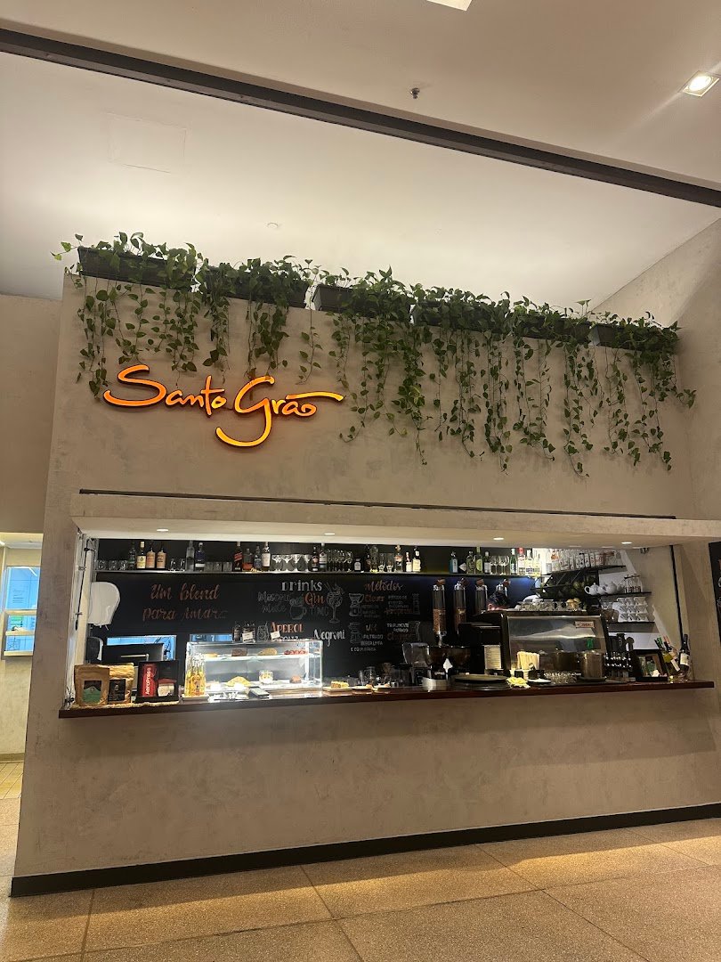 Signage at Santo Grão - Cidade Jardim, specialty coffee shop in São Paulo