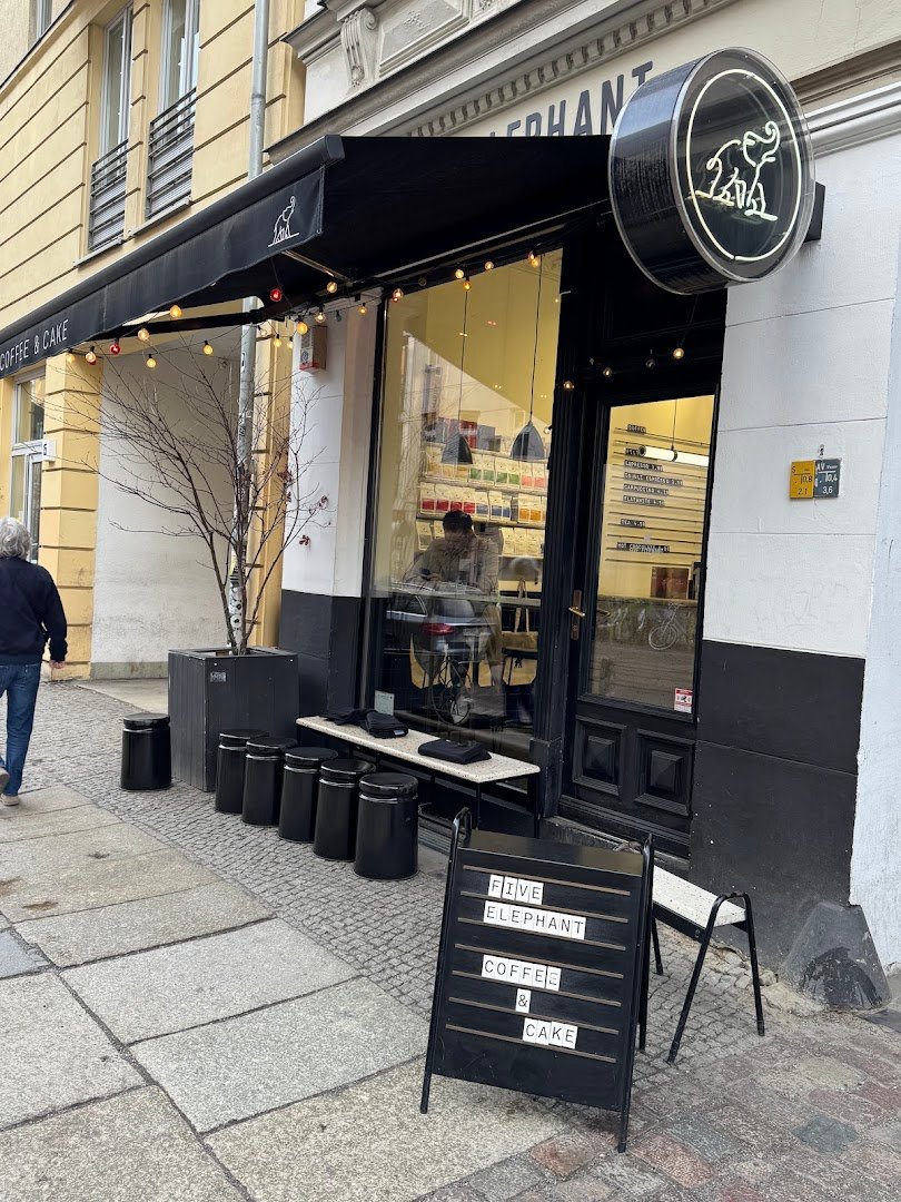Five Elephant Mitte specialty coffee shop in Berlin - photo 4