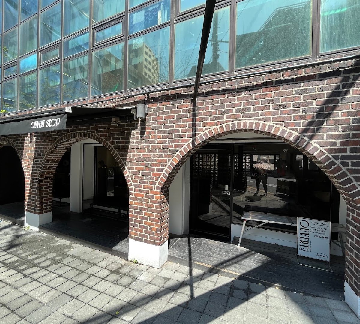 Storefront of Ouvert Seoul, specialty coffee shop in Seoul