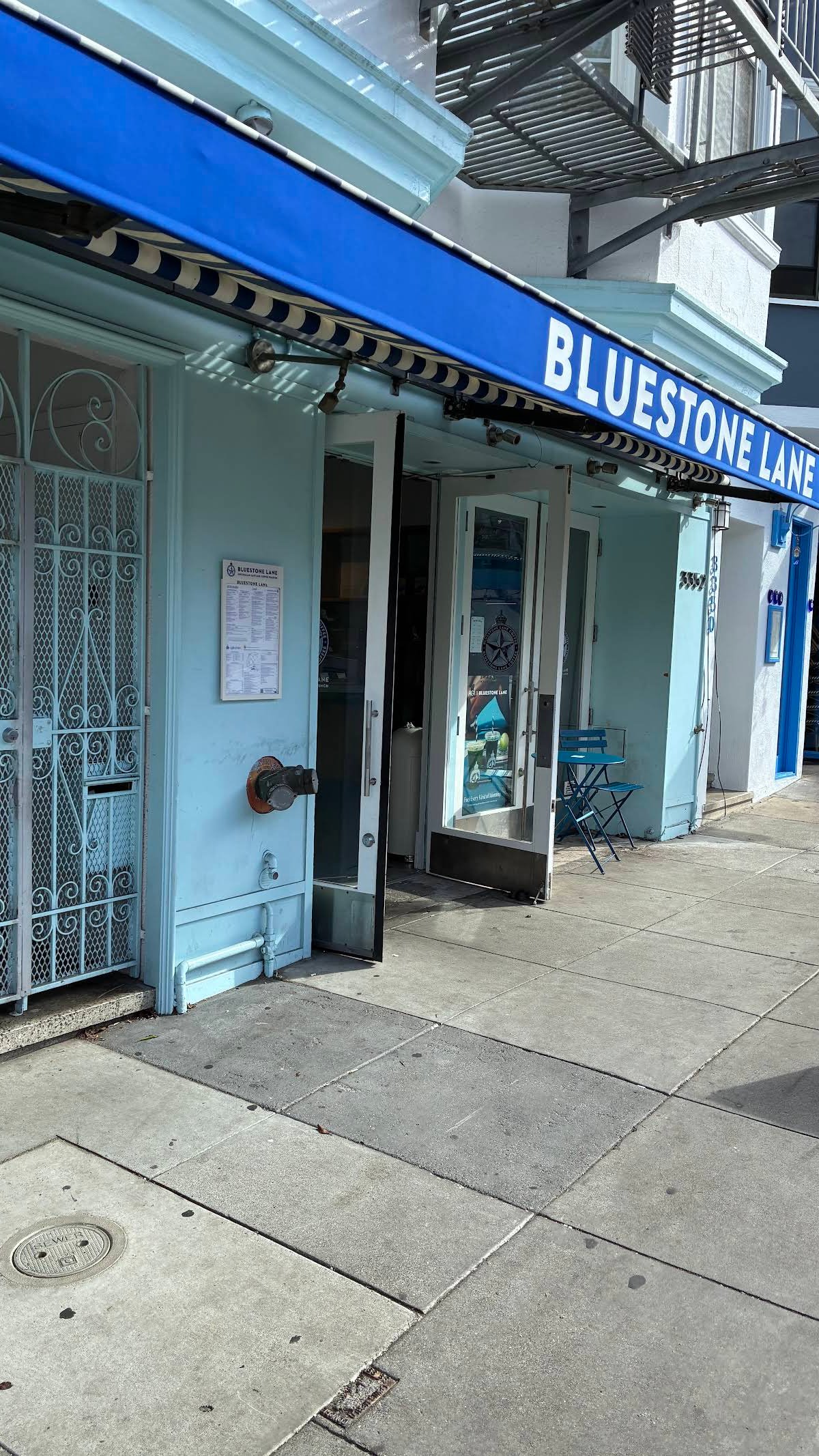 Bluestone Lane - Steiner St Café specialty coffee shop in San Francisco - photo 8