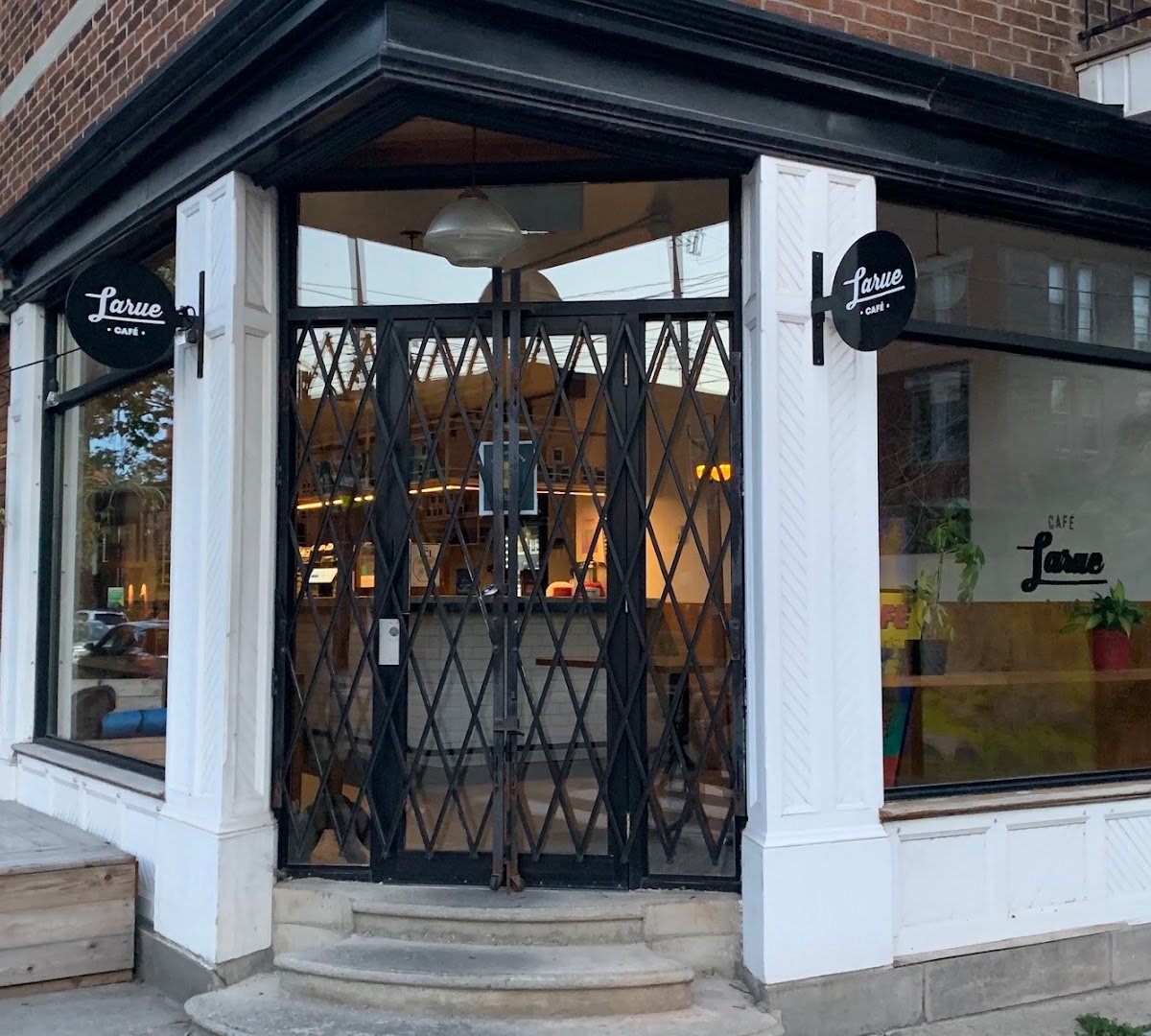Storefront of Cafe Larue & Fils, specialty coffee shop in Montreal