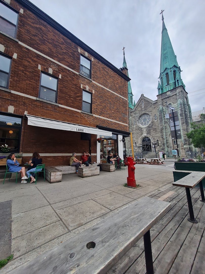 Storefront of Cafe Larue & Fils, specialty coffee shop in Montreal