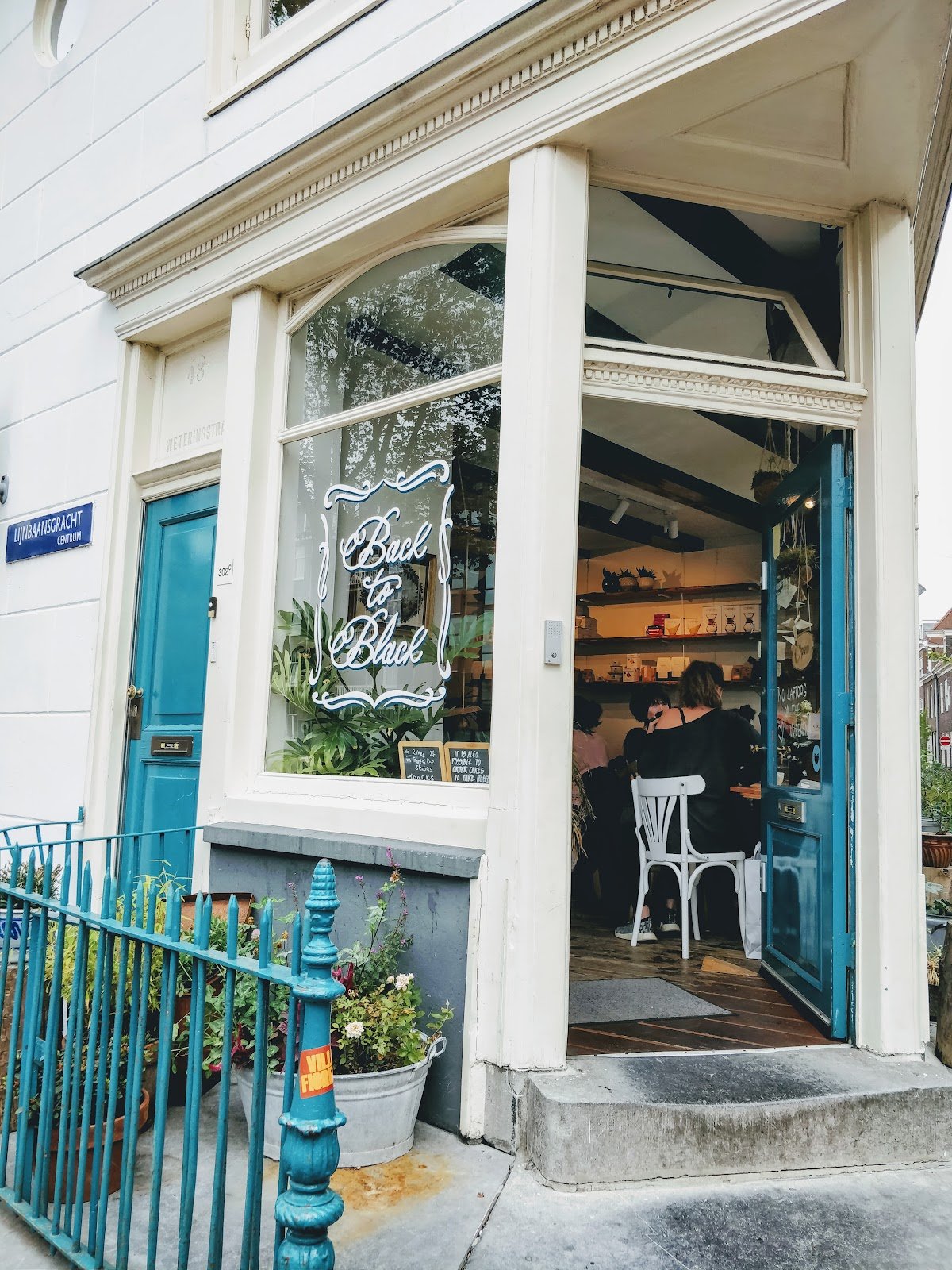 Back to Black specialty coffee shop in Amsterdam - photo 3