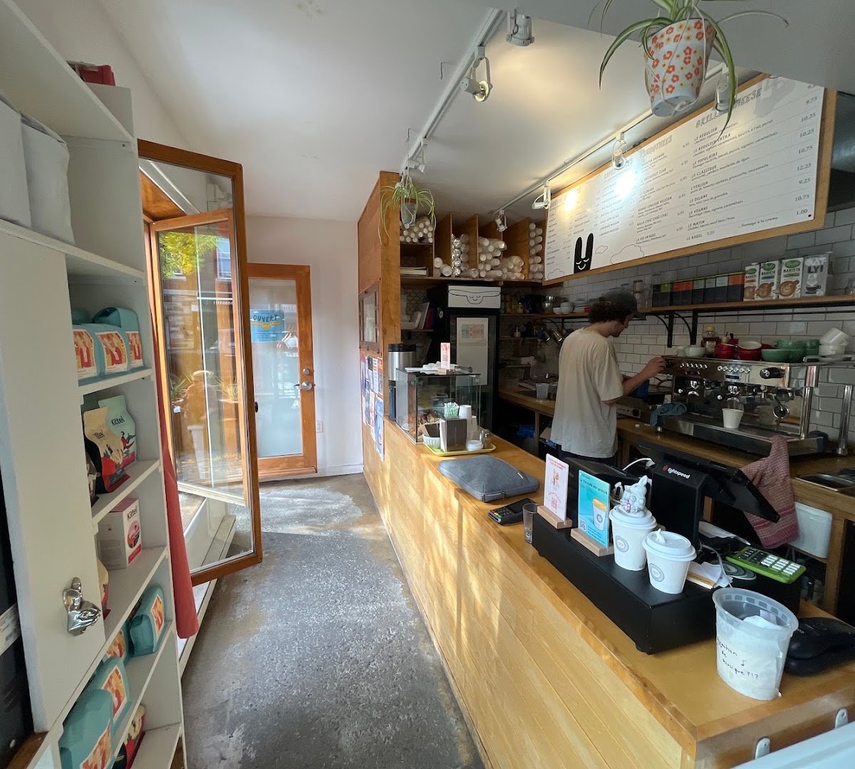 Interior of Lapin Pressé, specialty coffee shop in Montreal