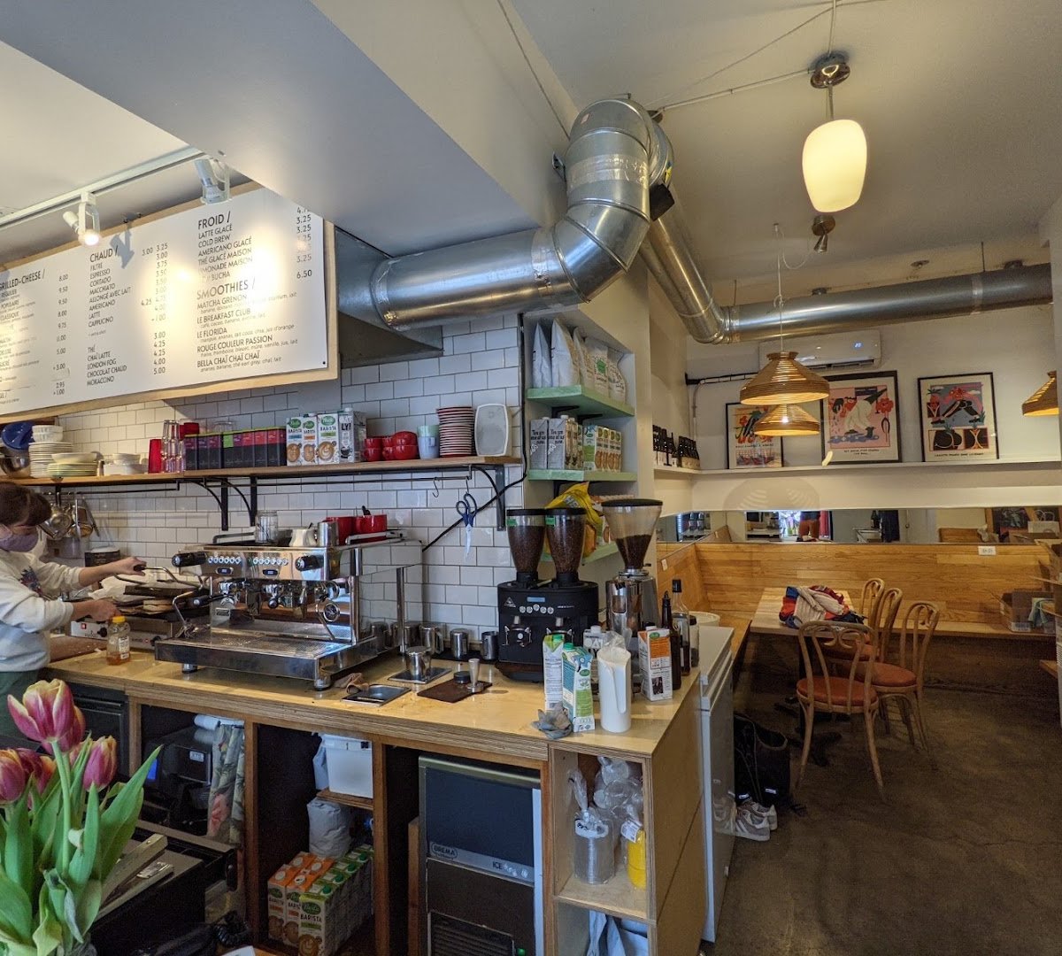 Interior of Lapin Pressé, specialty coffee shop in Montreal