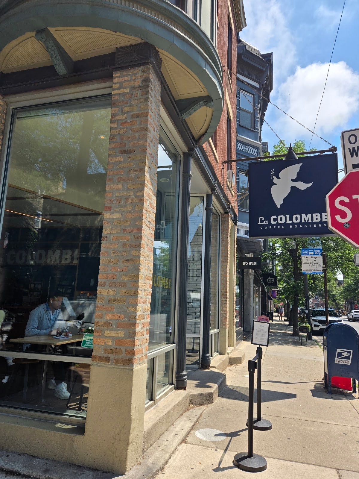 La Colombe Coffee Workshop specialty coffee shop in Chicago - photo 6